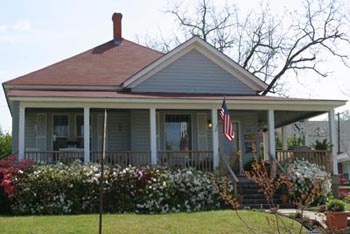 Lee House